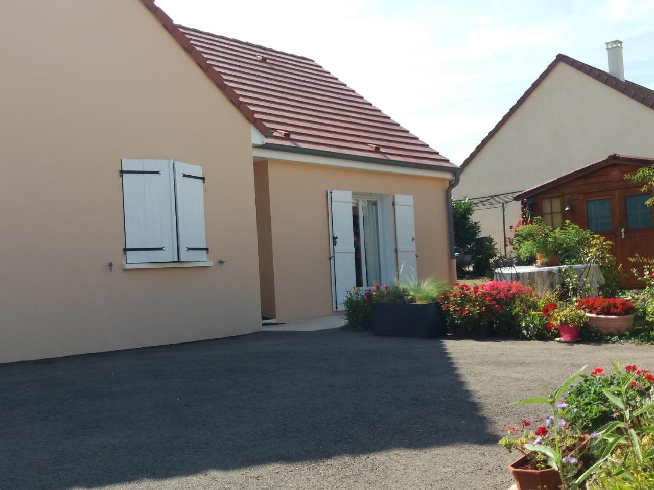 Chambre D'Hote De La Belle Jardiniere Bed & Breakfast Chagny  Bagian luar foto